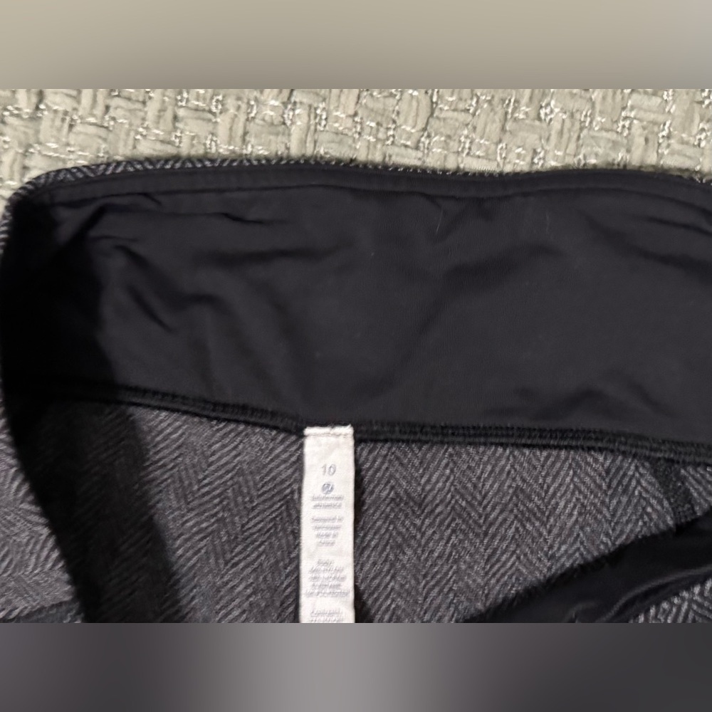 Lululemon Gray Herringbone Patterned Leggings - S… - image 7